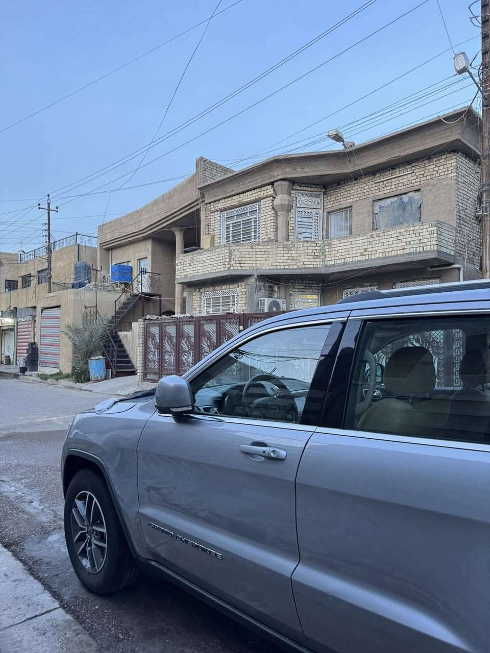 سلام عليكم jeep Limited 2019 خليجيه استخدام شخصي ماشيه 170الف كيلو سياره كلش نظيفه وجاهزه
***********
