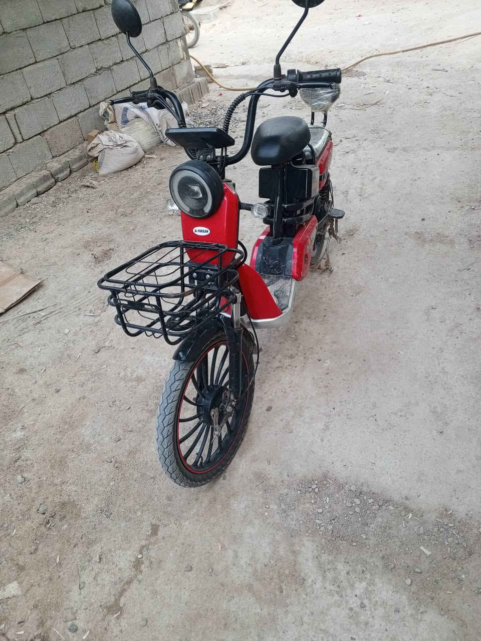 دراجة شحن مستخدمه شغالة للبيع قيم واخذ البصرة الهارثة 
للتواصل على هذا الرقم ***********
