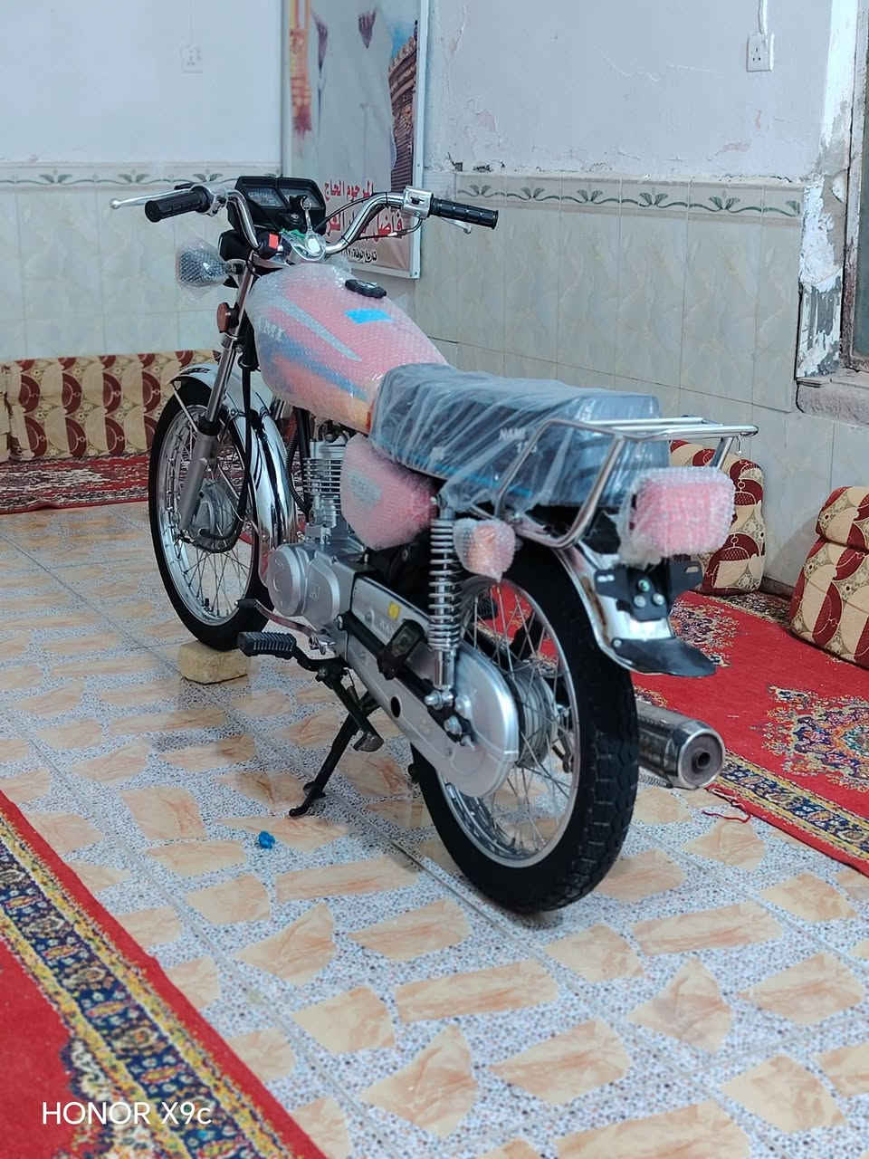 للبيع شلامجه 23مداور وكيل اوراقه 7 شرط بعده وكاله حته  صباين الوكيل وياهه جنطه زغيره دراجه جاهزه من طول لطول كلشي شغال من طول لطول اشاير عداد سرعه + الرون شغال دراجه مداور مجمع الكرار***********
