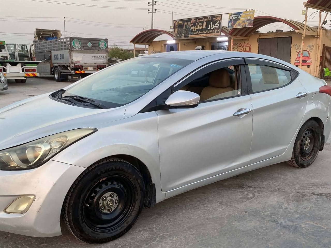 للبيع فقط سعر 95 $
النترا 2013 خليجي 1600
مكينه وكير مكفولات
تبريد شغال وشرط ثلج 
بيها حزام جماليه فقط
رقم انكليزي وهزه جديده صارلها شهر من شديت الارقام
للاستفسار واتساب او اتصال
***********
