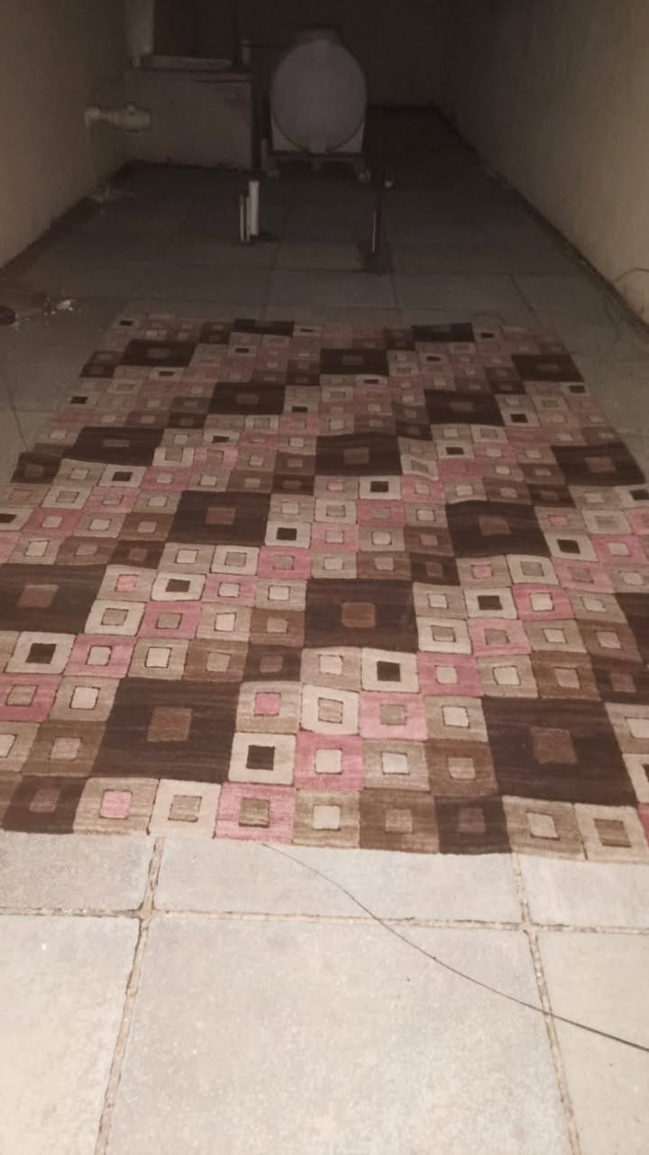 طول ٣  والعرض ٢ونص   سعرها ٤٠ ألف بيها مجال بسيط
مكاني حريه الدور شارع ابو حطاب


**إذا كنت صاحب هذا الإعلان وتريد حذفه لأي سبب، رجاءا أرسل رسالة إلى الدعم الفني**