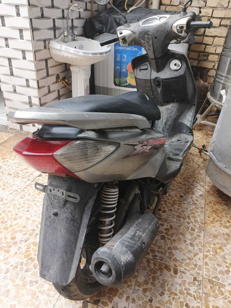 سلام عليكم
سكنس نثى الدراجه متروكه صار شهرين الدراجه عله ايدي اضملك كه مكينه ولباقي كدام عينك العنوان الحسينيه بل خدمات الي تفيده هله بي 
***********
