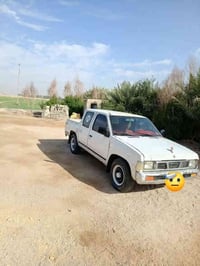 نيسان للبيع موديل 93 مكينه وقير شبوط ثانويه ل 27 الاتصال على هذا الرقم...