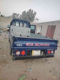 ٢٠٠٧ • ديوانيه • ثلاث محاور