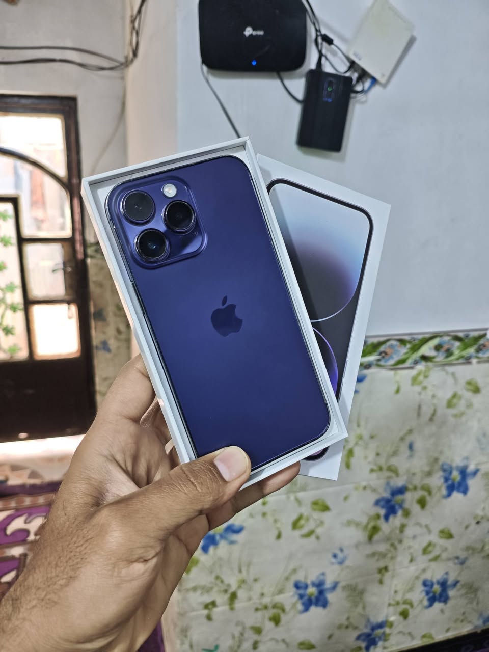 سلام عليكم حبايب اي فون ١٤ برو ماكس شرق الاوسط جهاز مابي خلل وضمان شهر شاشا اصليه من   ذاكرى ٢٥٦ بطاريه ١٠٠  جديده اصليه السعر ٦٢٥  مع الضمان شهر ولا غلطه مايصرف شحن مال جناي الديوانية ***********
