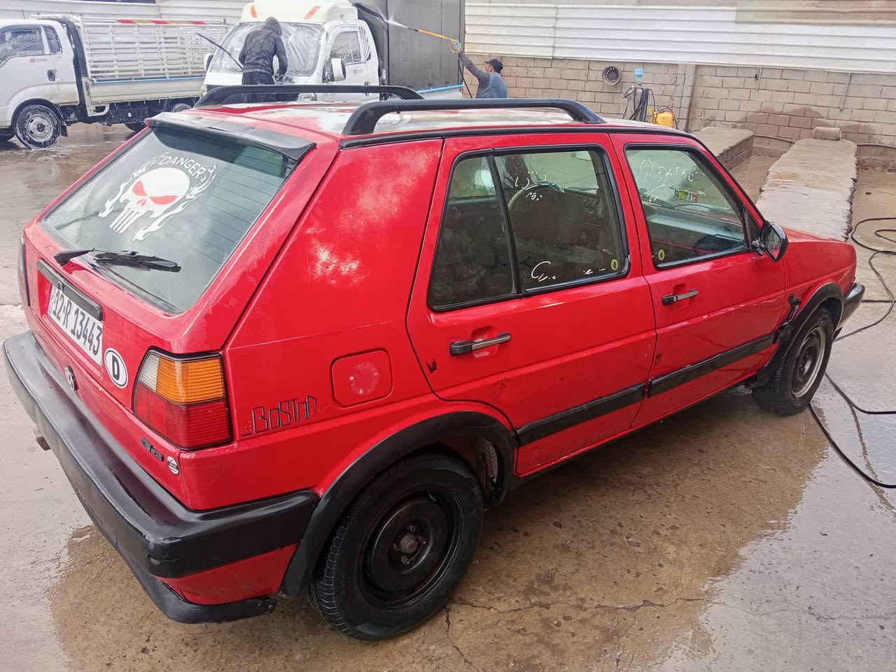 كولف موديل 89 رقم مصطره شرط التحويل مكينه وكير شرط بيها دخن لاستيكا مال كور بس  كاربون بانزين بيها سياره نظيفه السعر 28 الاتصال ***********
