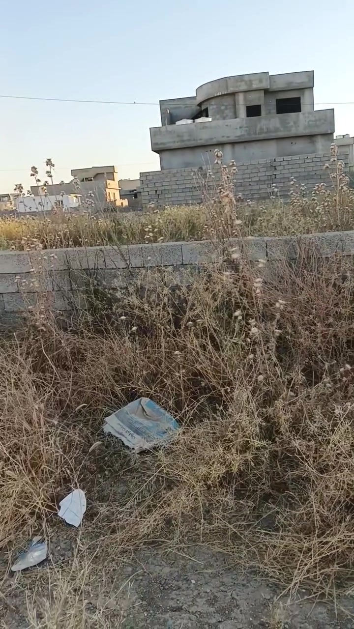 قطعه للبيع الخلف الخضر 
مساحه 300
سعرها 15
***********

