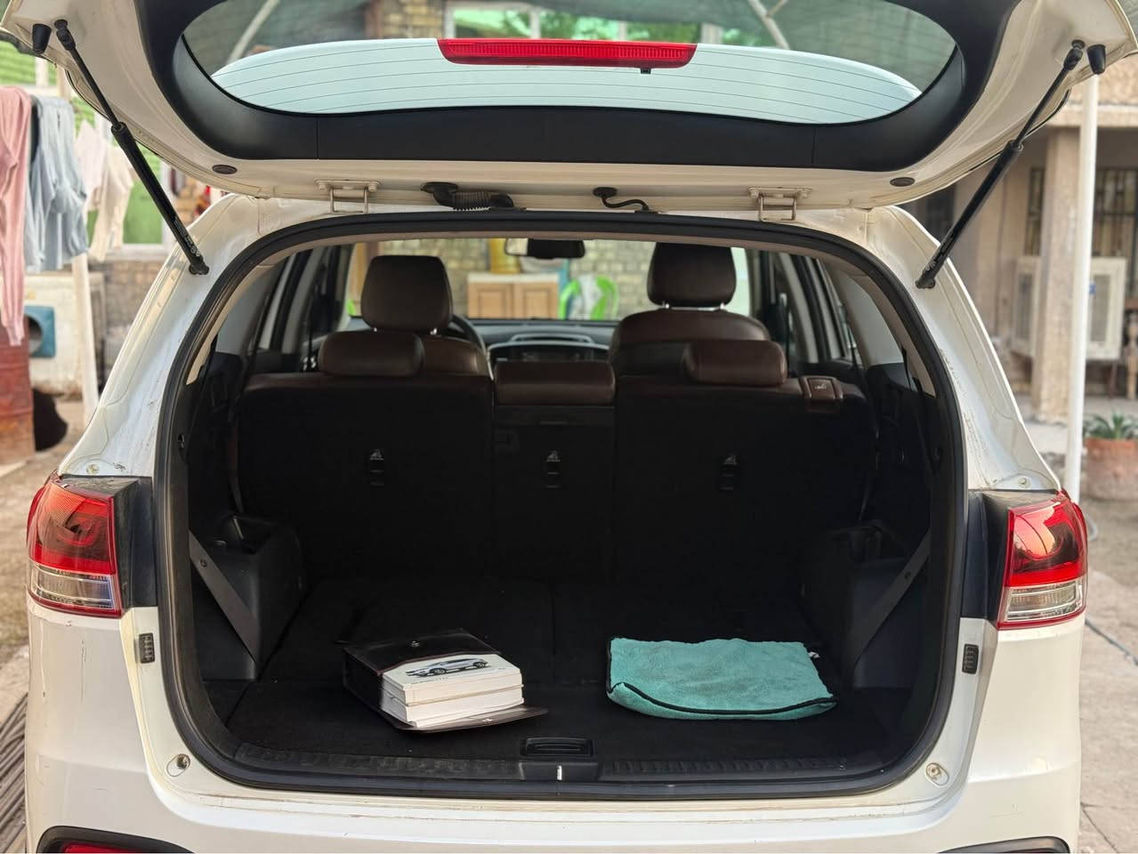 سورنتو موديل 16 خليجي 
فول عدا بانوراما 
6 سلندر 7 راكب
لد نهاري 
بك لايت لد 
 كشنات كهرباء
 شاشه بلاديه  
ماشيه 98   
حداديه
 تايرات
 باتري
 مكينه و كير ما مفتوحة  
رقم بغداد انكليزي 
 السعر 208
*********** بغداد, العراق
