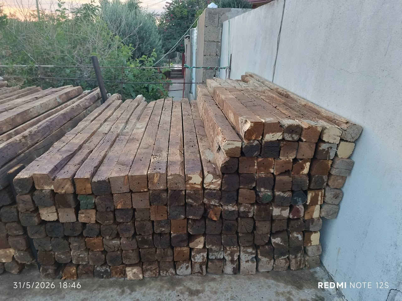 قالب 14مكعب للبيع .
5مكعب سير مترين ومتر ونص 
6مكعب وربع؟ لوح 4متر 
1مكعب ونص ؟ لوح3ونص و3
2مكعب؟مقاصير .

ديالى خانقين ..
***********
