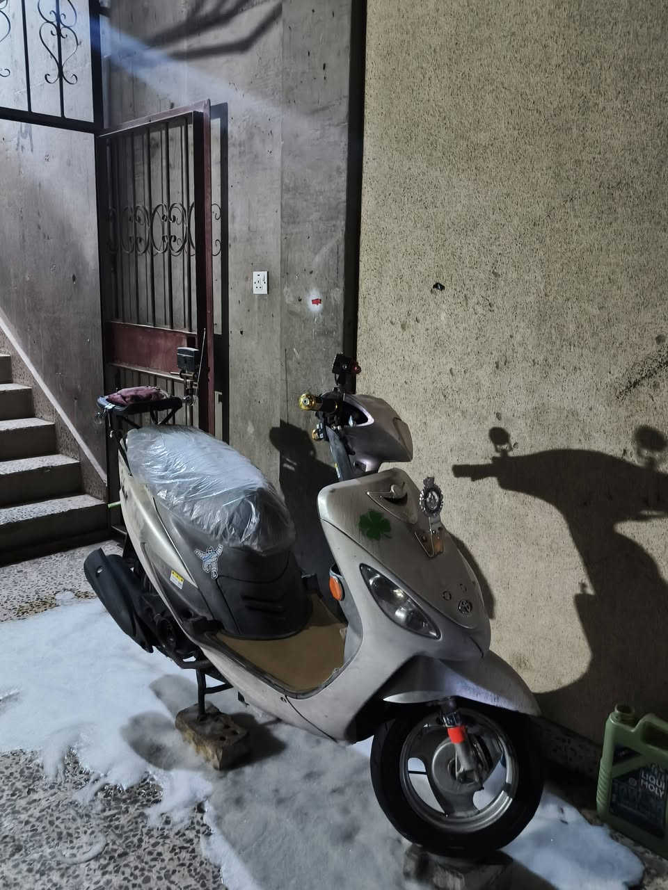 السلام عليكم
ماكس منغولي للبيع مكفوله 
مكينه ما مفتوحه ختم واحد كفرات ومكينه
سلف وكابريتر تجاري اصلي تايواني
وسلف لبلادي موجود 
تخمين كفرات بلاديات سمائي وتجاري رصاصي
مكاني بغداد الجديدة  (  *********** )
