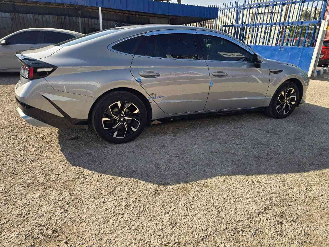 توجد كافة أنواع وأحجام سيارات كوريه غاز سوناتا م25 فول بصمه الشراي يتصل *********** آبو صباح سماوه
