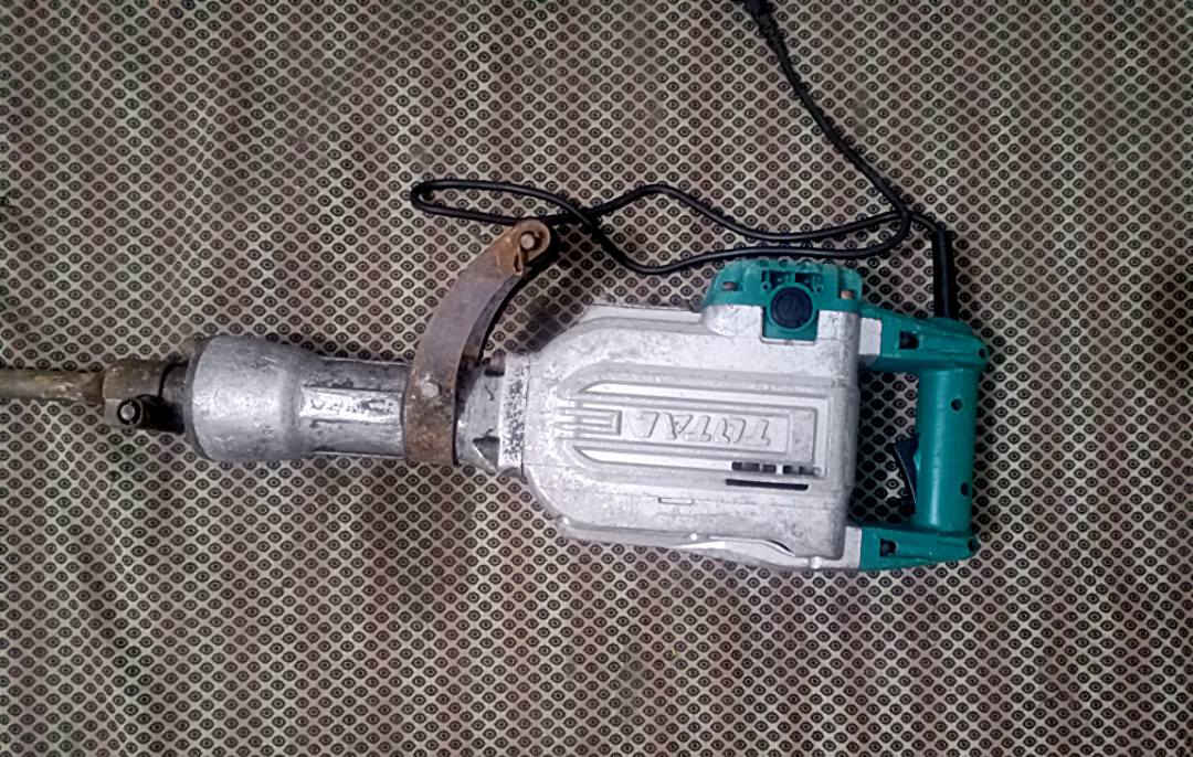 سلام عليكم
دريل كسار كبير ماركة توتل
نضيف سعر 70

كوسرة ماركة تام 230 ملم
نضيفة سعر 45

كوسرة ماركة توتل 180 ملم
نضيفة سعر 45

مكان بغداد البلديات يوجد توصيل
رقم واتساب ***********
