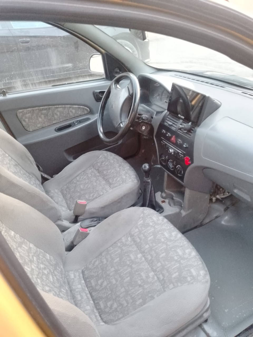 السلام عليكم ، طيبه موديل 2016 للبيع ، رقم أنگليزي بأسمي شرط التحويل السعر 37 وبيها مجال قليل ، المكان بغداد الجديده ، رقم الهاتف ***********
