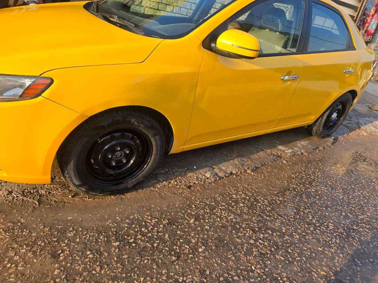 السلام عليكم فورتي ١٣ فول لمتت واحد على واحد الضرر قطعتين تبديل جاملغ ايمن وبنيد بدون اي داواخل شاصي سليم لقود سليم رقم ألماني جديد السعر 92 وبيه مجال اتواصل ***********/////***********
