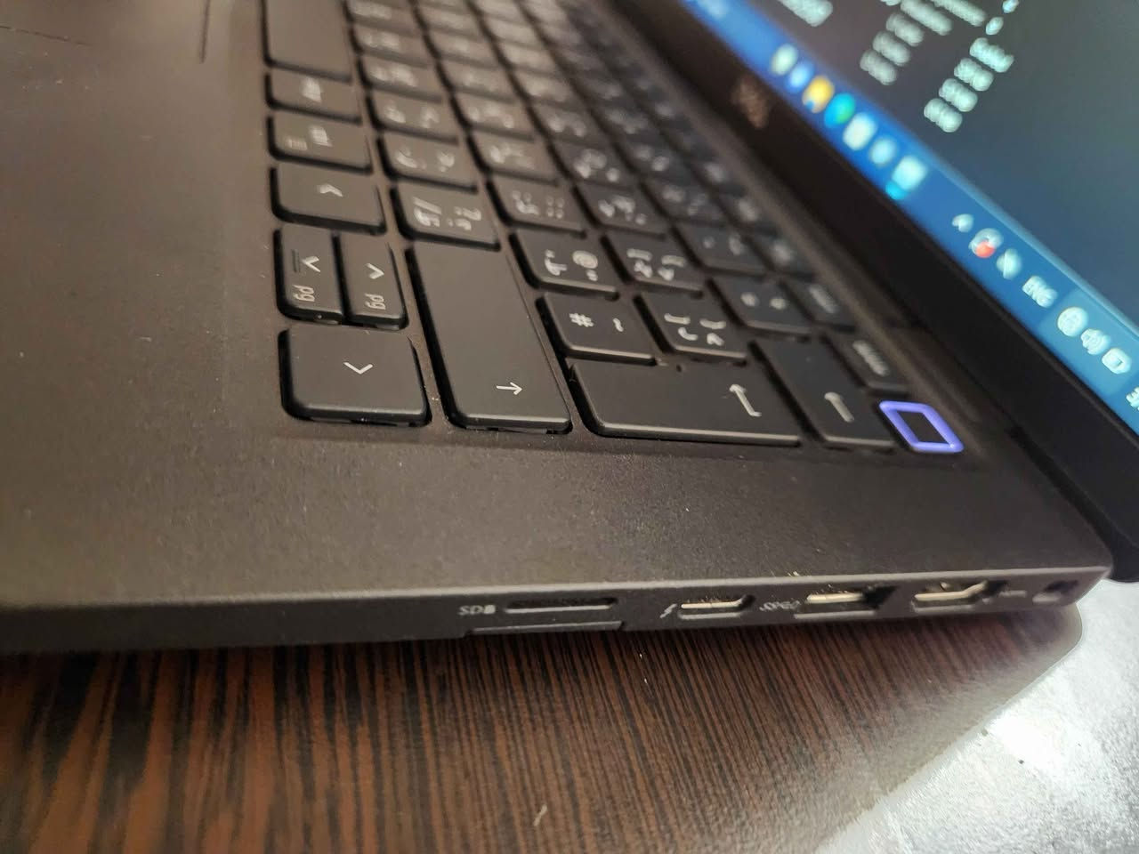 السلام عليكم 
لابتوب ديل 7320
معالج i5 جيل 11فئة قوية g7
كرت شاشة داخلي قوي 4gb Intel iris 
ssd 256 nvme 
Ram 8 ddr4 
شاشة 13.5 fhd 
بطارية 5 ساعات
بصمة اصبع وكيبورد ضوئي 
شحن تايب سي 
ضمان شهر 
السعر ٣٢٥ الف 
موجود توصيل للمحافظات أربيل, العراق


**إذا كنت صاحب هذا الإعلان وتريد حذفه لأي سبب، رجاءا أرسل رسالة إلى الدعم الفني**