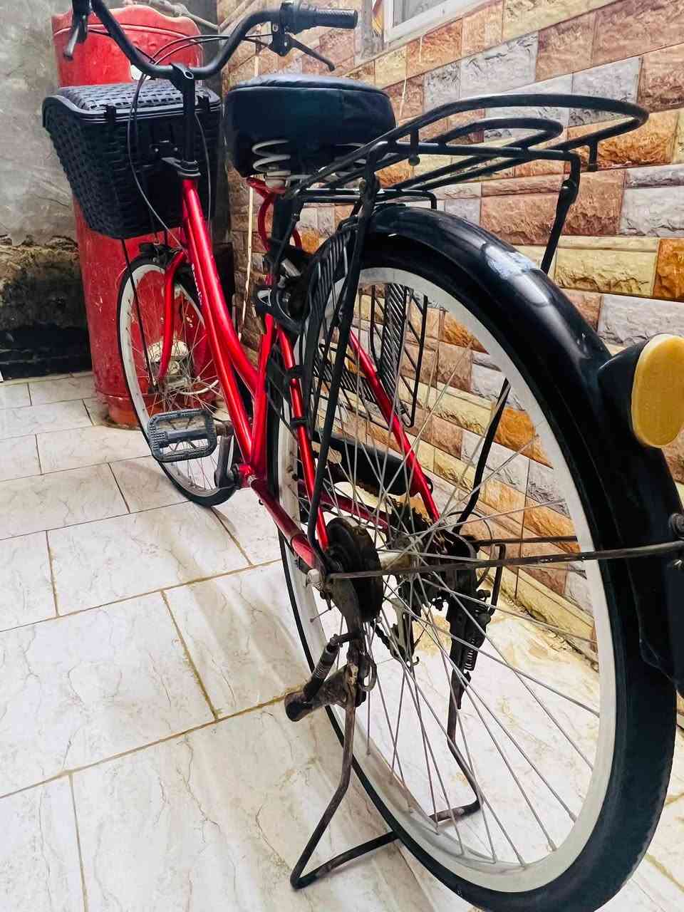 جمعه مباركه. باسكل للبيع مكاني حله شارع 80 كربلاء 
باسكل باله ما مستخدم من الحاويه للبيت طالع بي مرتين للاستفسار الاتصال او واتساب 
***********
