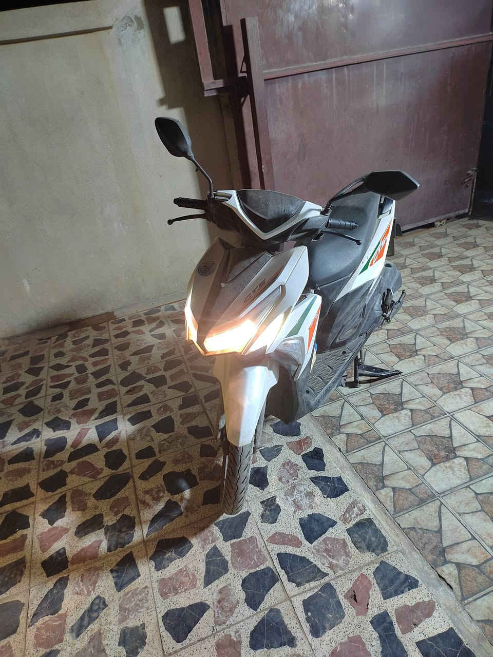 السلام عليكم دراجه ماكس اي عيب مابي مكينه كهربائيات كله شرط دبل واحد الشراي يتصل ***********
