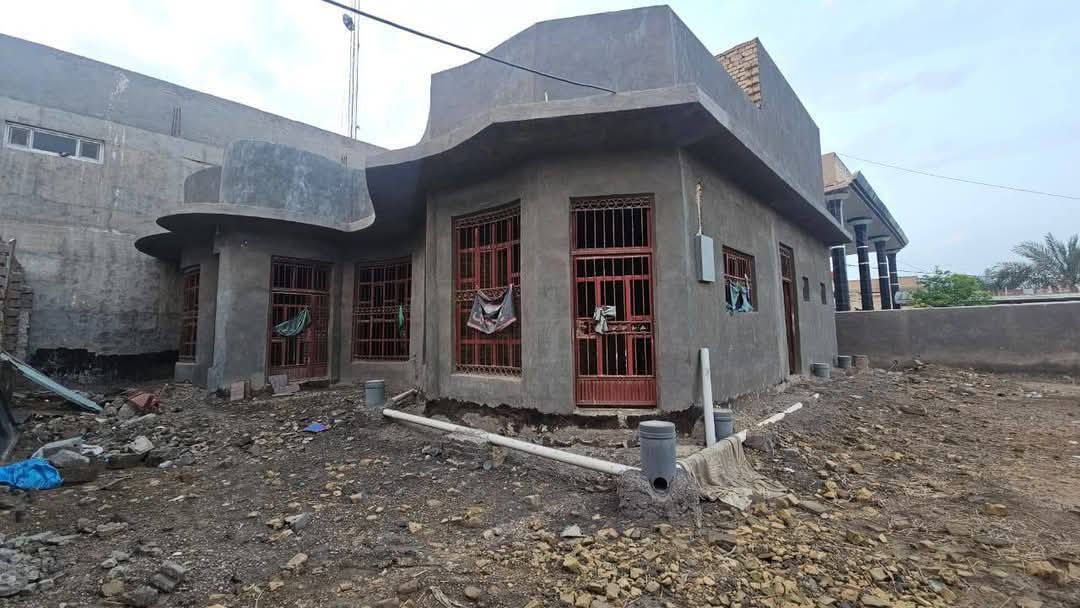 السلام عليكم
  دار للبيع مكان مميز جدا 
طابو زراعي سند25 
بإسم صاحب الدار
العنوان / /الحمزه الغربي المدحتيه شارع العلاوي قرب مدرسة البصره الابتدئيه
المساحة//327متر
السعر/ ٢٢٠وبي مجال
تفاصيل البيت طابق واحد 
ويتكون من
غرفة نوم عدد2 نضام سويت
استقبال
صاله
موزع
صحيات داخليه و خارجيه
طارمه *ممرات
منضومة انترنيت 
للاستفسار
مراجعة مكتب دلالية وائل الهندي شارع 60 قرب سلوان ابو الكاشي مقابيل فرع علي قماره 
*********** وائل الهندي 
*********** أبو علي
