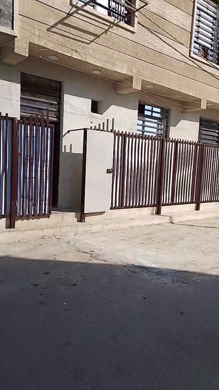 السلام عليكم مشتمل 100متر ارضي للايجار مجمع العيثاوي فرع مول ادم يحتوي على استقبال وغرف نوم 2 ومطبخ وخدمات وترك على كد الواجهة 
***********
