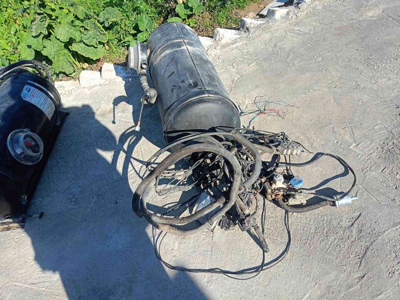 السلام عليكم عدد 2 اللبيع توني فاتحهن شرط الشغل الله شاهد البرحه فاتحهن من سيارتين وكلشي مابيهن شرط الشغل مكاني بابل الشوملي السعر قيم وخذهن ***********
