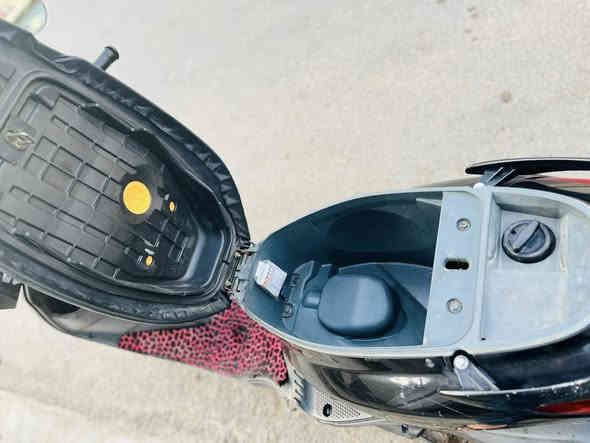 سلام عليكم دراجة بريز نوزل للبيع

دراجه حيل حلوه ونضيفه ومنزله على ايدي من رنبه
كلهه شغاله وجاهزه محرك مكفول دراجه من كل شئ 
مكان بغداد كماليه
سعر اتصل ودلل
رقم***********
