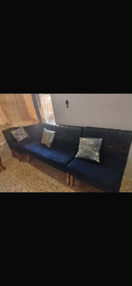 بيع مستعجل مستعجل مكانهم حي الوليد سعر الغرفه مليون ونص بيها مجال الطخم ١٢٠الف بي مجال تعال خاص


**إذا كنت صاحب هذا الإعلان وتريد حذفه لأي سبب، رجاءا أرسل رسالة إلى الدعم الفني**