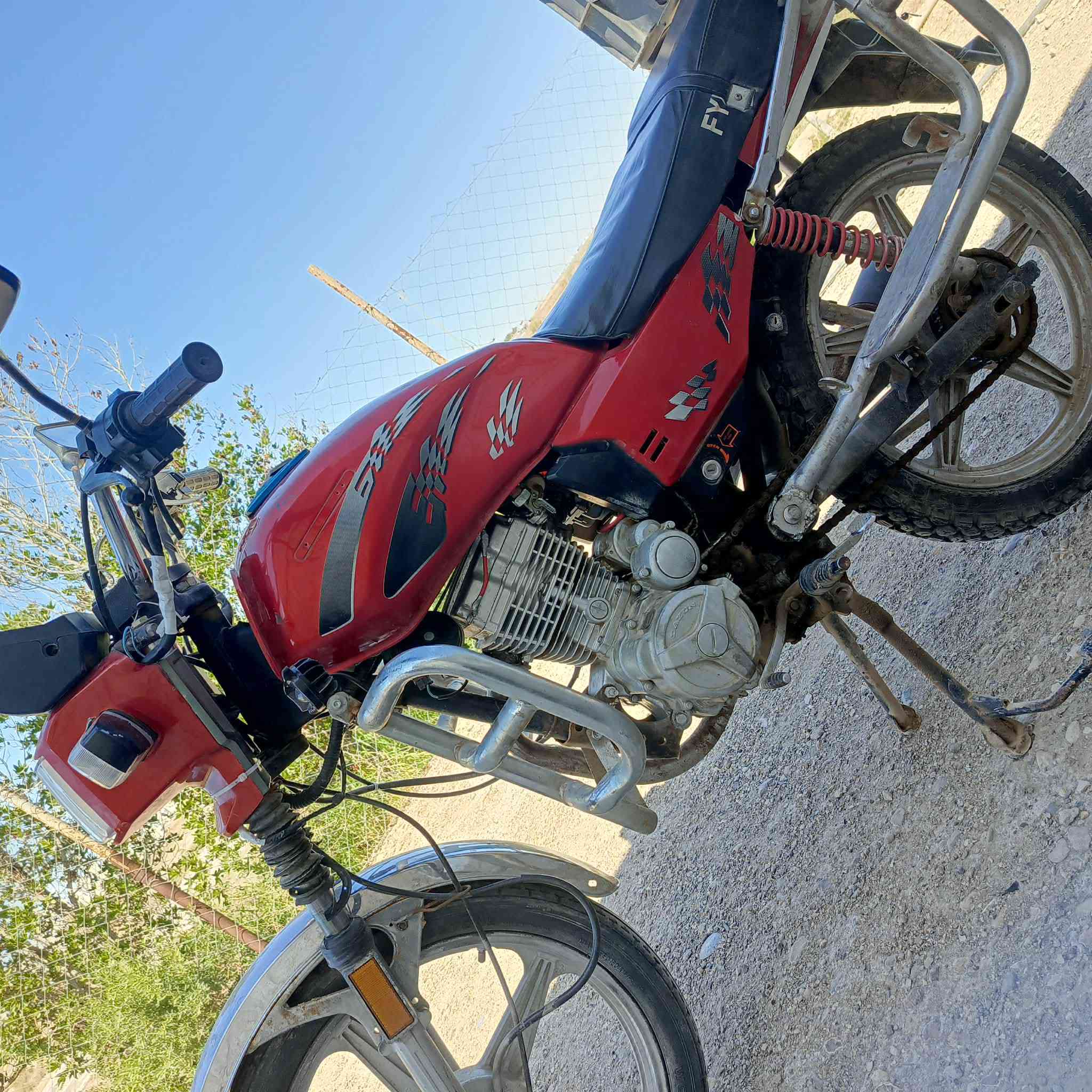 فيوم للبيع او راق 2015 واسط قرب الجامعه لاهليه ***********
مراوس جونده نضيفه
