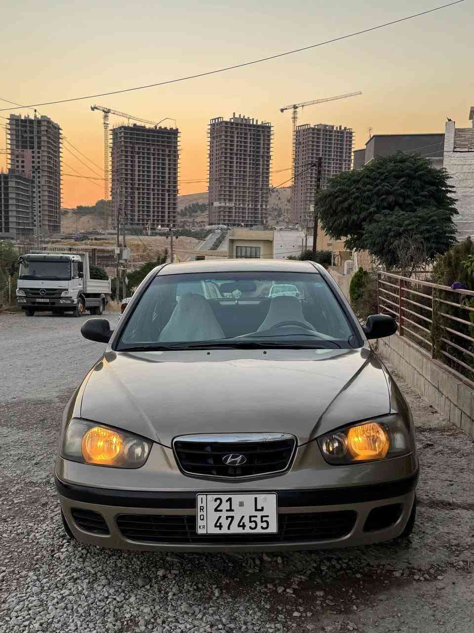 هوندا إلنترا موديل 2002، مواصفات خليجي، محرك 2.0، كير عادي، تبريد (مكيف) شغال. السيارة كلها باقية على وضع الشركة (بلاد)، مصبوغة عام (كامل) على نظافة بدون أي حادث أو ضربة، لغود وجاملوغات (أمام وخلف) كبس شركة. رقم السليمانية (رقم باريك)، السنوية جديدة لغاية 2030، الهزة (الفحص الدوري) جديدة. الكير والمحرك والتبريد والتحويل والوكالة والغرامات كلها بشرط الفحص.
الموقع: السليمانية.
السعر: 62 ورقة  وبيه مجال قليل.
***********
***********
