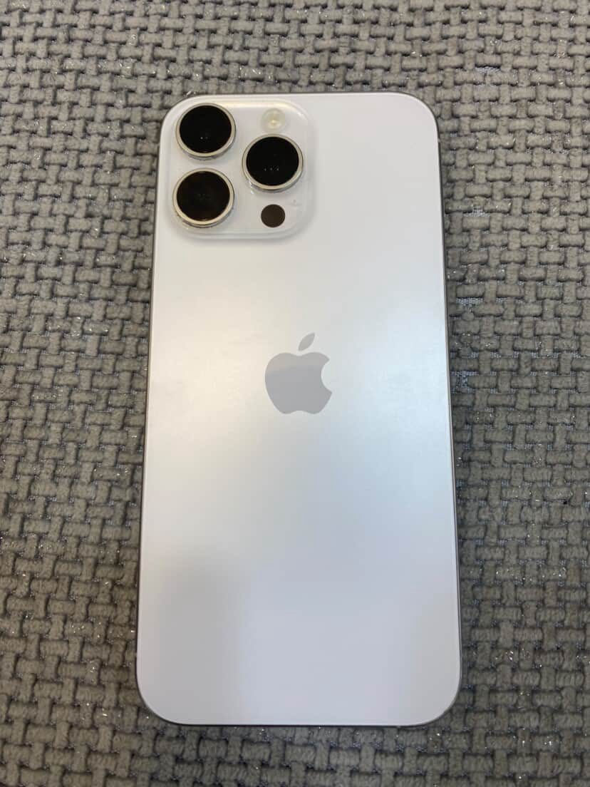 ايفون 16 برو ماكس ذاكره 512 بطاريه 100 
مشحون 21 مره ملحقاته كامله 
اتصال ***********
