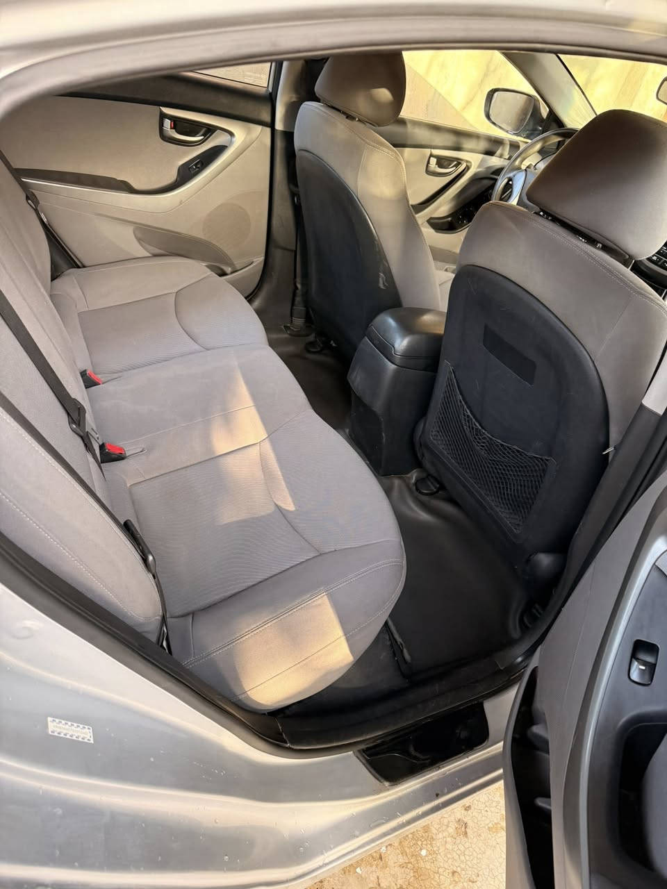 سلام عليكم للبيع هونداي النترا موديل ٢٠١٦ 
وارد كندي كير اوتماتيك محرك ١٨٠٠ 
رقم سليمانية شرط تحويل سنوية ساقط 
كير محرك كلها بلشرط 
صدر جديد اربع تايرات جديد 
كهربائيات كلها شغال        دفتر بانزين موجود 
صبغ قطعتين بدون دواخل مكانات بارد قليل 
تبريد شغال  
سيارة باقي على وضع شركة 
سعرها ١٠٥$ 
رقم موبايل ***********
مكاني كركوك
