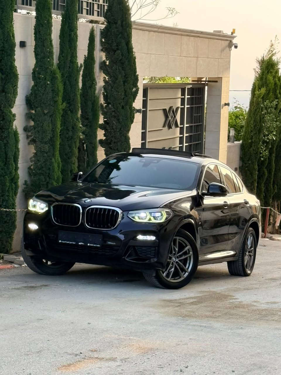 BMW X4 M///
Engine : 2,000cc 🇩🇪
Model : 2020/2019
Fuel type : Diesel ⛽️
Full ++
‏‎‏ 
✔️صندوق خلفي  كهرباء
✔️تحكم ستيرنج كامل   
✔️فتحة سقف بانوراما 
✔️تعدد وضعيات القياده  
✔️جنط مغنيسيوم”19”
✔️تشغيل بصمة فتح واغلاق 
✔️ حساسات امامي وخلفي
✔️  رادار المحافظة على المسار  
✔️ رادار لقراءة الإشارات وقياس مسافة الأمان والتوقف الذاتي 
✔️رادار منع التصادم
✔️تدفئة كراسي 
✔️ تجهيز هاتف بلوتوث ،  USB ،  ✔️اضواء Adaptive 
✔️نظام مري ذكي  
✔️مثبت السرعة  
✔️زجاج مظلل شركة
✔️ إنارة مخفية
للأستفسار:0599337131


**إذا كنت صاحب هذا الإعلان وتريد حذفه لأي سبب، رجاءا أرسل رسالة إلى الدعم الفني**