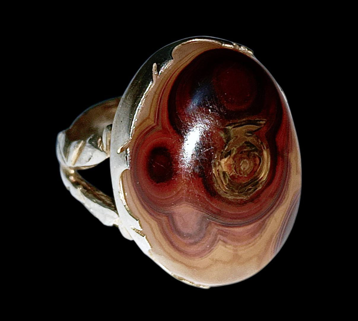 نوادر التحف والانتيك شرط الشغل ومال زماط داودي بسليماني دهن ودبس قديم وانتيك فول الفول  وشرط الشغل تاخذة منجم 14 ليلة وبي توكيل عام وخدام وجاهز للحمل يعمل محبه قبول طاعة عكد لسان تسهيل امور دوائر دولة جاه وجاها صياغة يدويه قديمة الداير فضه 925 والعضد نحاس سبع معادن يوجد توصيل ***********       ***********
