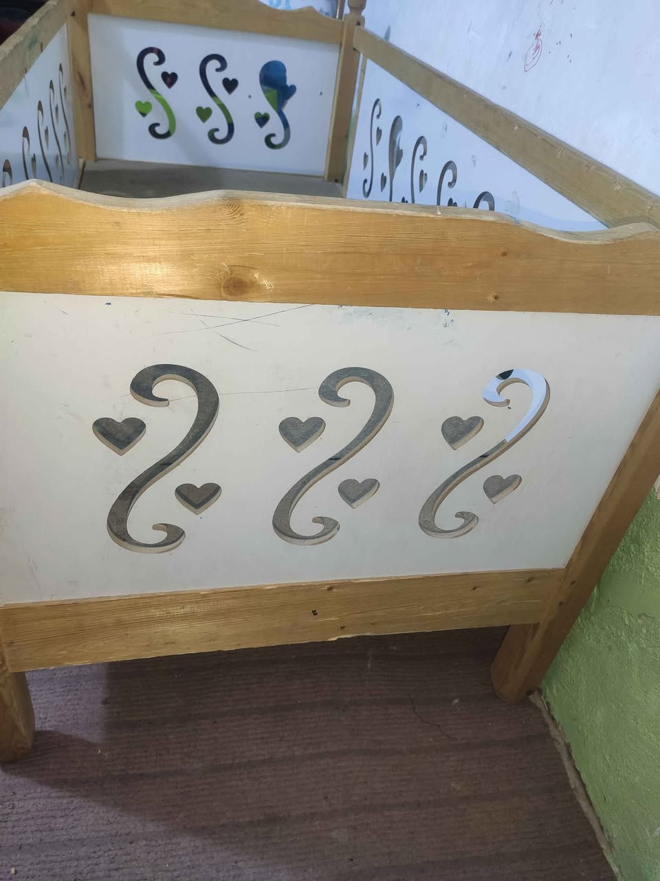 سرير اطفال للبيع مستعمل شي قليل نضيف جدا 
لسعر 40الف
مكانهم كربلاء المقدسة حي الغدير 

الاستفسار خاص بغداد, العراق


**إذا كنت صاحب هذا الإعلان وتريد حذفه لأي سبب، رجاءا أرسل رسالة إلى الدعم الفني**