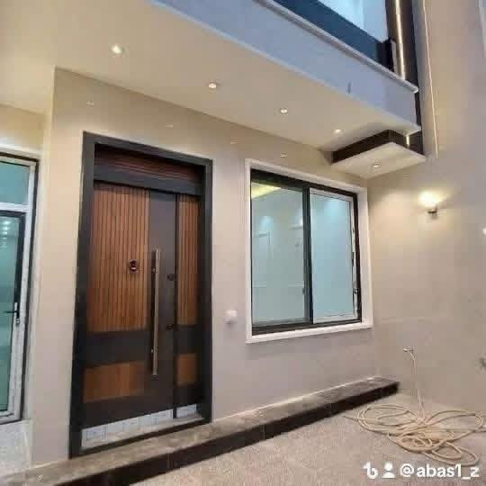 السلام عليكم 
بيت للبيع في حي الجهاد منطقه الضباط شارع ١٥ مقابيل البيت تشجير 
مساحه البيت ١٥٠ متر واجهه ٦ ونزال ٢٥ 
يحتوي البيت على٤ غرف نوم و٤ حمامات وصاله ومطبخ البيت منفصل وليس مشترك البيت زيرو غير مسكون 🌸
للاستفسار اتصل على الرقم التالي 
*********** 
ابو مرام للعقار يوجد خدمه واتساب للرد السريع
