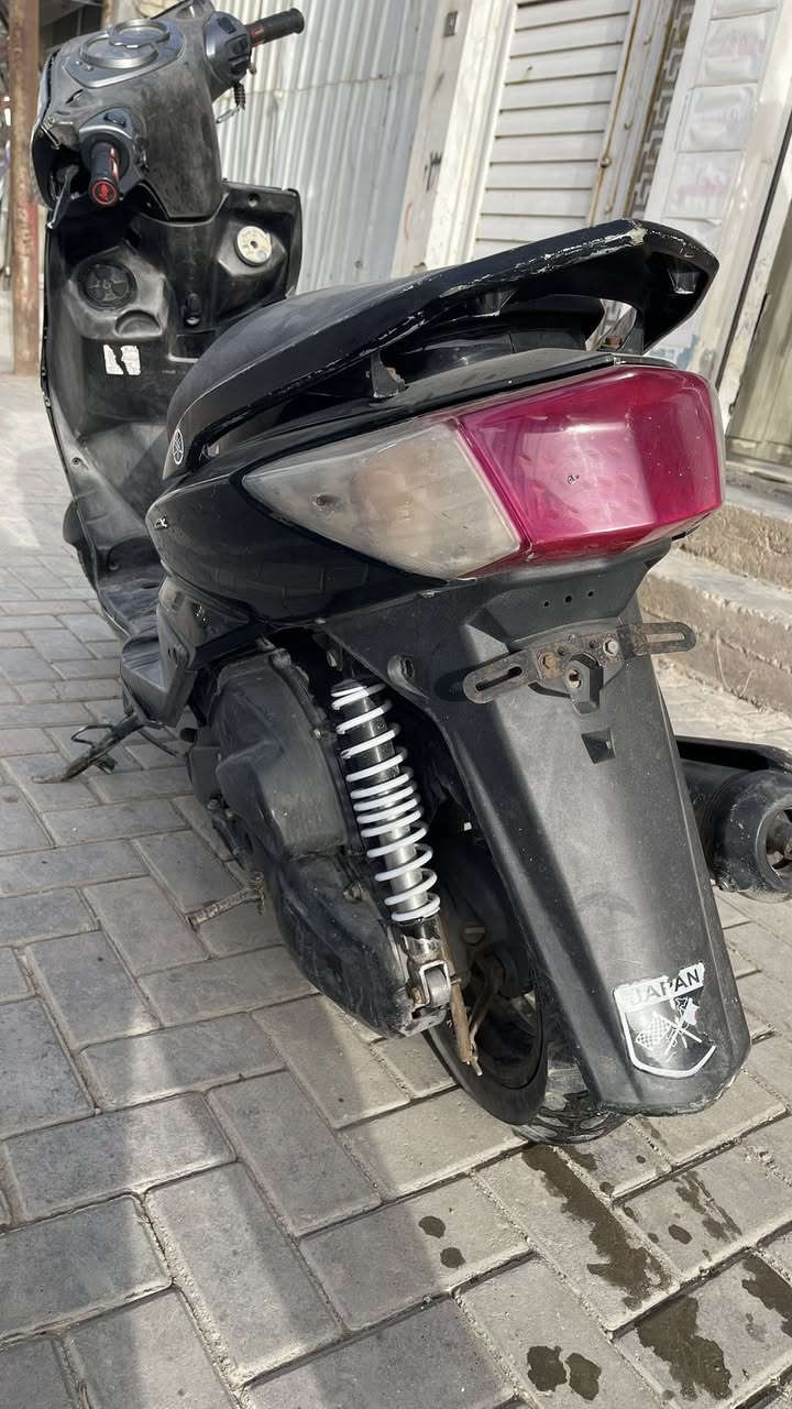 دراجه سكنس يوماها فحل كابريتر الدراجه كلش حلوه وكلها شغاله نكره سلف كهربائيات كلها شغاله 
الدراجه مجفته جديد وعله ايدنه 
شلعه معدل تخبل ومابيها كل نقص ومثل ماشوفوها كدامكم انكر واطلع 
المكان بغداد الشعب 
السعر 350 الف 
الشراي يتصل بلرقم كبل ***********
