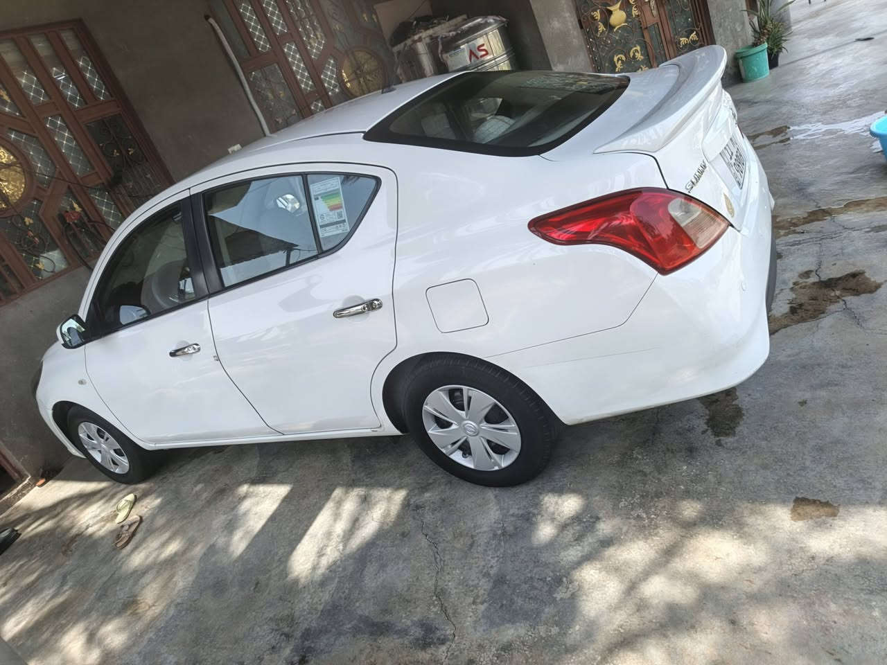 سيارة سني هندي 2018 سيارة على ايدي أخذتها صفر رقم بغداد ب اسمي تحويل ثاني يوم بيها بارد ب باب جهة سكن أثر شخط بارد ب جنطة  وبارد ب جاملغ خفيف كلش تجي تأخذ سونار شوف بعينك شيطلع غير كلامي ب سونار علية تخم تاير كير محرك بشرط فيت بم الأصلي مالتها 
مكان ديالى أو بغداد عادي  لأن قريب ع بغداد السعر ٩٣ بيها مجال الشراي بعيوني ما تشتري ما تفيدك أعبر المنشور والله يوفقك 
رقم الهاتف ***********
