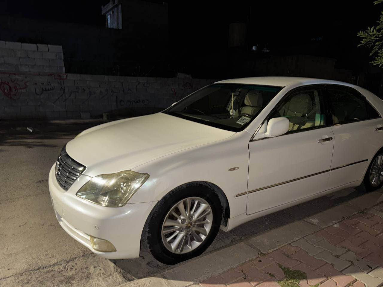 شاهینە  2005 ماشا اللە ی ئەوێ لە جوانی سپی موس موس 180 چوک بە بچوکی ناوزەرد 2 دوگمە کامل مەسروف چوار تایەی تازەی لەسەرە سەیارەی مەعرەز نیە
سعری:64 گەڵاو مەجالێکی برایانە 
ژمارە:*********** حلبجة, السليمانية
