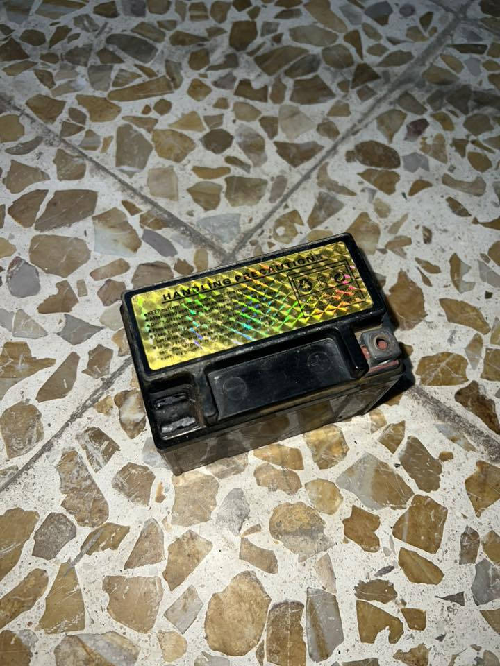 1سلف ودشلي ب 17 جديد اليوم شديتة وماعجبني لونة حتى حاولت احكة مارهم
2باتري شغال على الفحص يفيد الي يردون يمشون وضعهم ب 3
سواد دشبول مختم ب 6
سلف 49 مرة يشتغل مرة لا ب 4
لايت زينون 500wب10يرهم للسيارة وللدراجة


**إذا كنت صاحب هذا الإعلان وتريد حذفه لأي سبب، رجاءا أرسل رسالة إلى الدعم الفني**