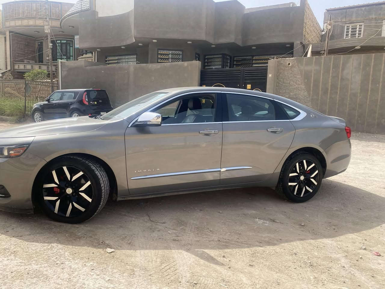 امبالا مديل 19 حجم المحرك 3600 سياره نضيفه داخله سرقه بدون حادث بلعراق صار بيها حادث بخشم البنيد بدون دواخل  عليها منضومة غاز  ولسياره جاهزه
السعر 145 وبيها مجال مكان السياره بابل للاستفسار اكثر اتصل بلرقم ***********
