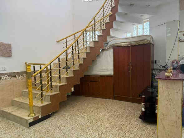 السلام عليكم بيت مساحه ٢٠٠طابق واحد السعر ١٨٥
بصفه قطعه ٦٠متر مكانه الشعله الدوانم شارع ابو موسى 
بصف الركن قرب اسواق الطائي
يحتوي على غرفتين حولي مطبخ
استقبال حمامات ٢منور للتواصل
 ***********واتساب
***********
