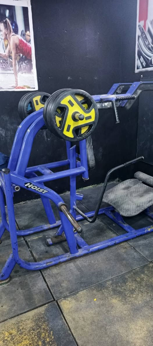 السلام عليكم عيوني عندي اجهزه للبيع او مراوس شركه هوست تقليد امريكي التواصل عله هاي الارقام ***********
*********** بي واتساب
