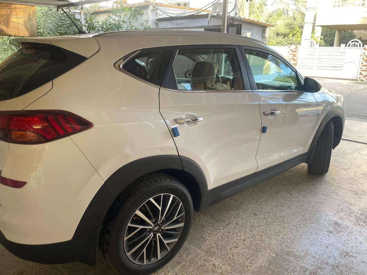 السلام عليكم 

توكسان2020

كوري الاصلي شركه (الكاصد)ماشيه 100محرك2000 دوش  

رقم  بغداد انكليزي  سنويه مجدد 2030 بسمي تحويل شوكت ميعجبك 

سياره مكفولا من صبغ وتبديل

 مواصفات 1/1عدا بانوراما 
خمس عدسات
تشغيل بصمة 
بيبان بصمة 

كشنات جلد
شحن لاسلكي 
تبريد داخل الچكمچه

 3وضعيات قياده 

نورمل/سبورت/ايكو

شاشه يدعم كار بلاي 

معروفه مواصفات الكاصد

السعر/ 187 وبيها مجال 

مكاني /بغداد حي الجامعه 

‭0781 633 1874‬

‭0751 683 1871‬
