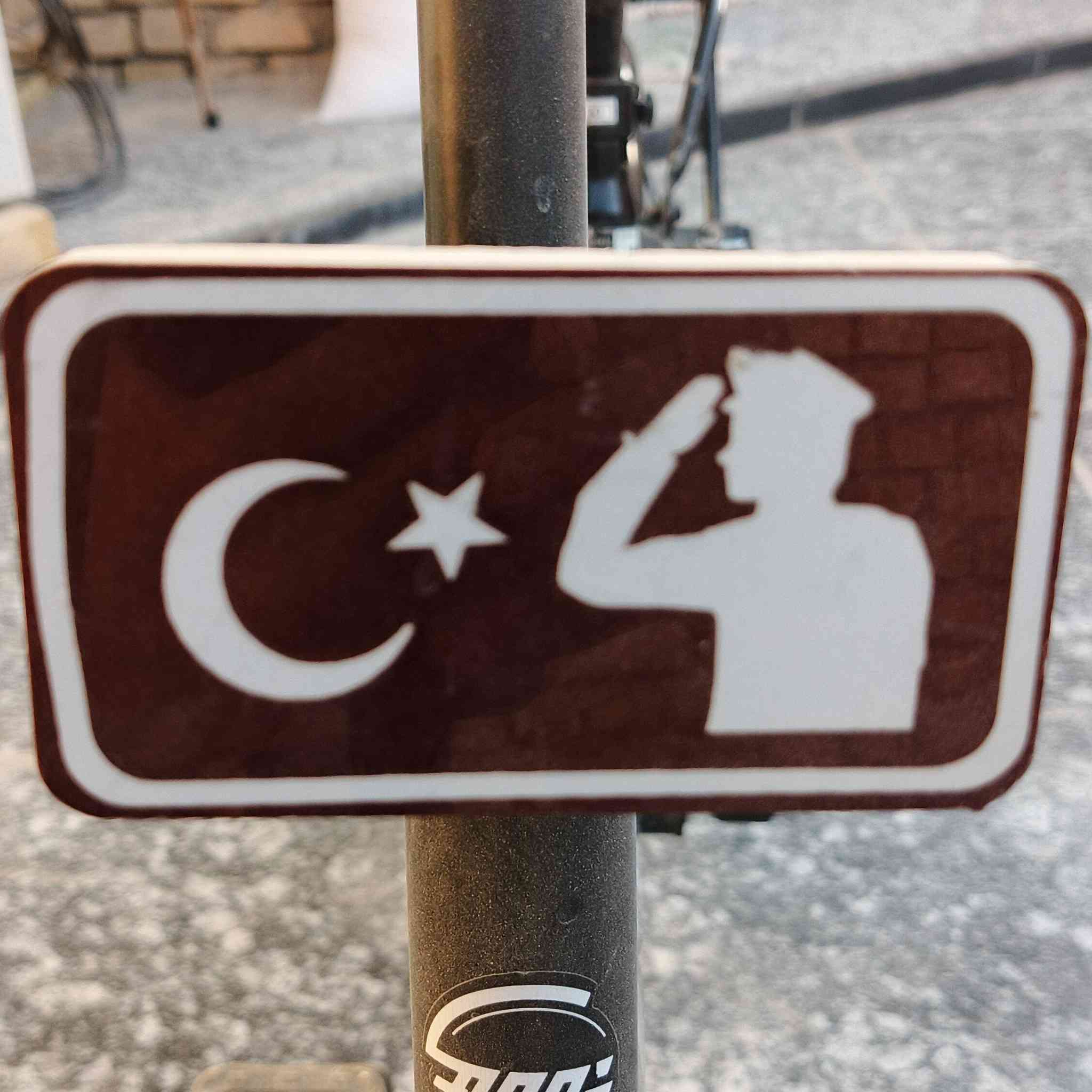 بايسكل للبيع العنوان ناصريه مركز قرب شارع يا حسين السعر خاص
الرقم: ***********
