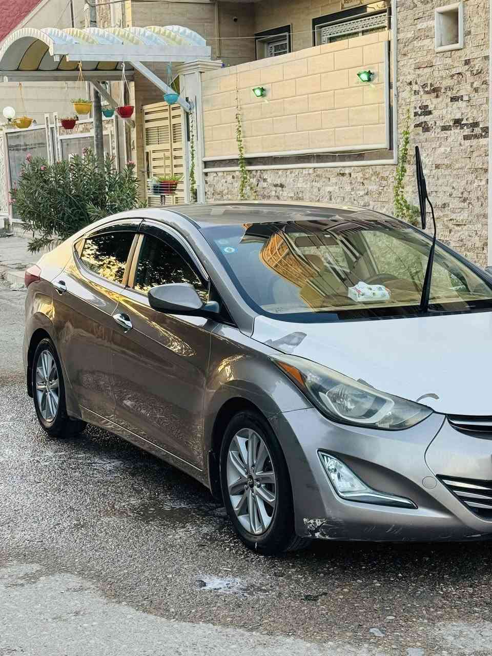 الإنترا للبيع
السياره حلوه ونظيفه الضرر بس منيد ومابدل معدلينه بامريكا
السياره وارد أمريكي والسنوية باسمي ثاني يوم احولك 
والشراي يدخلي خاص أو يتصل ع هذا الرقم ***********
