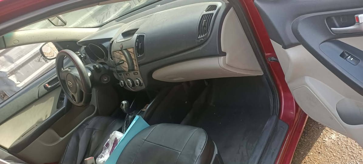 سيراتو موديل 12رقم بغداد مكان البياع ***********
