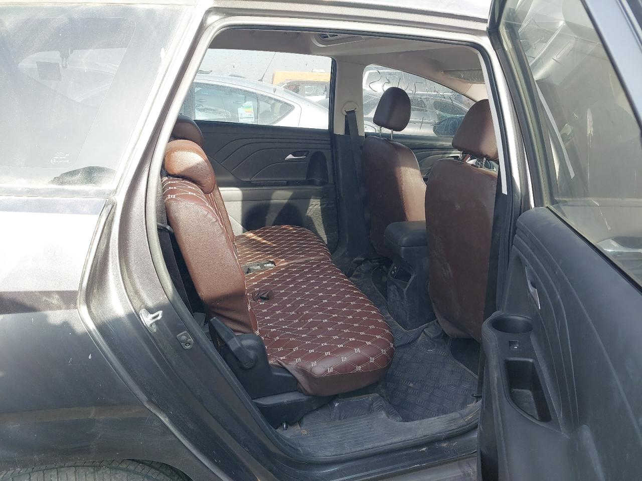 📣 عرض بيع: هيونداي ستارجيزر 2024 (حادث)
التفاصيل الأساسية:

🚗 النوع: هيونداي ستارجيزر (Hyundai Stargazer).

📅 سنة الصنع: 06 / 2024 (شبه جديدة).

📍 المواصفات: خليجية (مطابقة لمعايير دول الخليج).

🛣️ المسافة المقطوعة: 45,388 كم فقط.

⚙️ المحرك: 1.5 لتر، 4 سلندر (Smartstream).

🌏 بلد المنشأ: إندونيسيا.

حالة السيارة:

السيارة تعرضت لحادث أمامي أدى لخروج الإيرباقات (السائق والراكب).

الماكينة والجير والمكونات الميكانيكية الخلفية في حالة جيدة (تحتاج فحص).

التصميم الداخلي مميز بفرش جلد بني (كويلتد) مضاف حديثاً.

مثالية جداً لمن يبحث عن قطع غيار أصلية لموديل 2024 أو لإعادة التأهيل.


**إذا كنت صاحب هذا الإعلان وتريد حذفه لأي سبب، رجاءا أرسل رسالة إلى الدعم الفني**