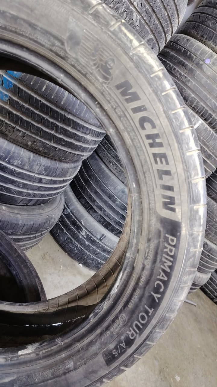 السلام عليكم.. 
وجبه اطارات حاويه تصفيه القياسات من 16 الى 22 الكميه بحدود من40 الى 45 زوج والبيع شلعه وحده حصرا
سعر التك 6000 الدينار مستحيل تلكه تاير حاويه(باله) بهل السعر وسعره نهائي قفل الزوج 12000الف دينار المكان النجف الاشرف حي النداء شارع مجمع بيتي 
*********** رضوان العبيدي
