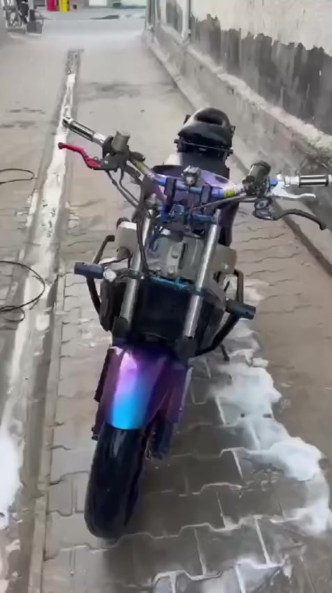 عمي لحد يواعد ويجذب رجاءا الدراجه بسعر البلاش كامله مكمله شغل وطلع ما مفتوحه F4i  سعرها ١٦٥٠ الف مكاني بصره مناوي ***********
