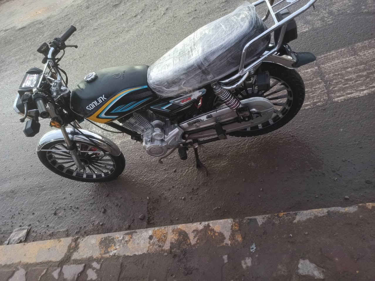 سلام عليكم دراجه سونك لبيع موديل 24 شكل 25 دراجه جديده محرك مكفول اوراق بي مابيه أي نقص مكاني ابو غريب قرب جسر ماجد سعره 750 بيه مجال لشراي هاذه رقمي بي وتساب متواجد *********** د‏‪0788 214 0143‬‏
