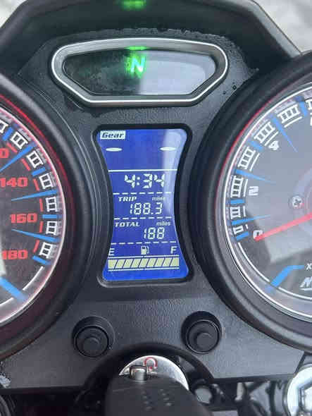 السلام عليكم 👋🏻
دايون 2025 200cc محرك CBF 
لون 🧡🍊 برتقالي 
دراجة خير من الله جديدة طالعة من المعرض قبل سبوعين 
سويجين 2 
دهن بترومين
السعر ( 1550 ) وبيها مجال
الهاتف ( *********** ) او واتساب
